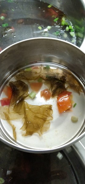 午餐--番茄紫菜湯