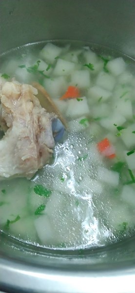 午餐--結頭菜大骨湯