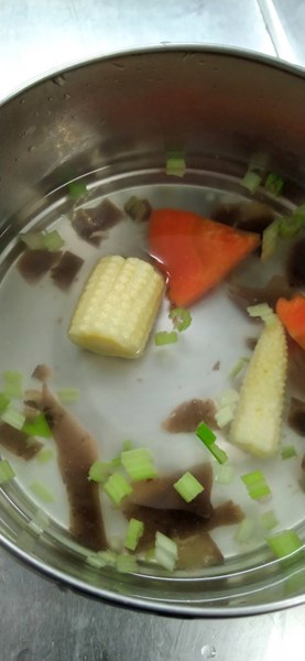 午餐--玉筍木須湯