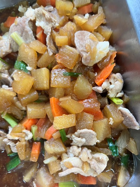 午餐--大根燒肉片