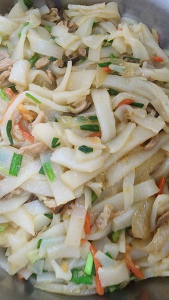午餐--客家炒粄條