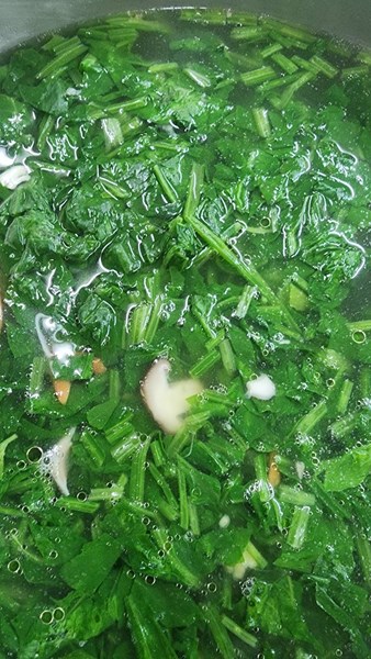午餐--菠菜玉筍湯