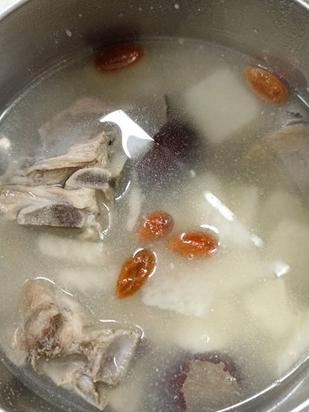 早點--養生山藥排骨湯