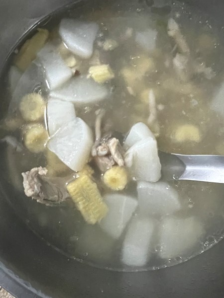 午餐--蔬菜排骨湯