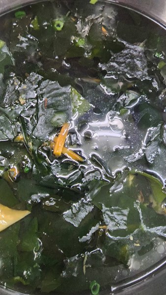 午餐--柴魚海芽湯