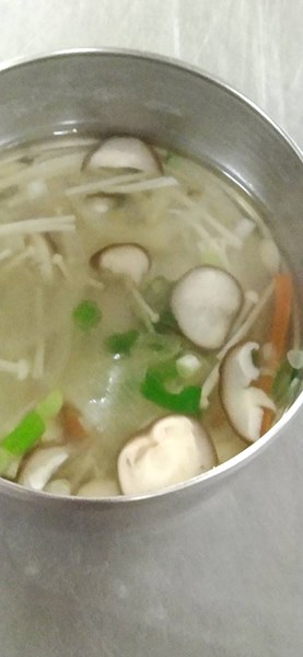 午餐--洋蔥菇菇湯