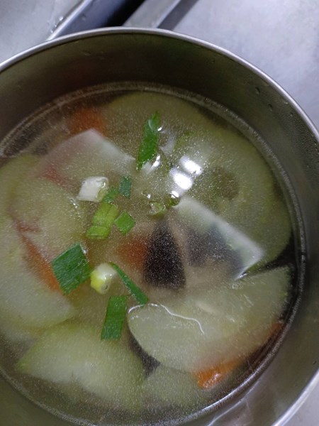 午餐--黃瓜大骨湯