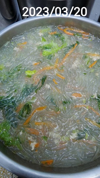 午點--鮮肉細粉湯