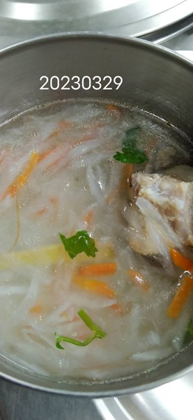 午餐--蘿蔔排骨湯
