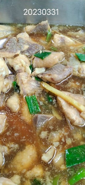 午餐--醬燒魚丁