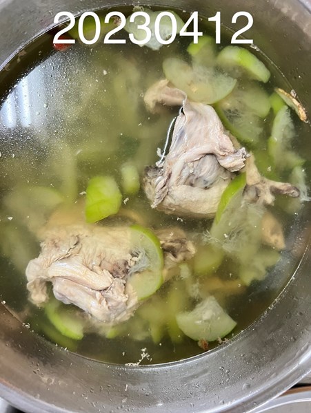 午餐--枸杞絲瓜湯