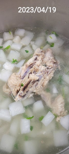 午餐--蘿蔔排骨湯