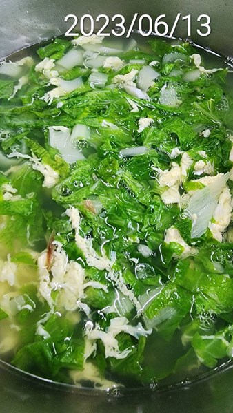 午餐--翠綠蛋花湯