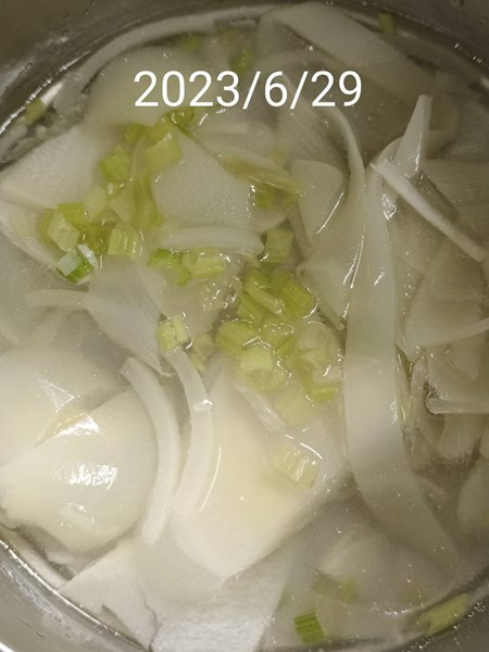 午餐--竹筍雞骨湯
