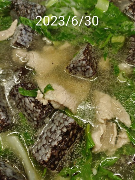 早點--薑絲米血肉片湯